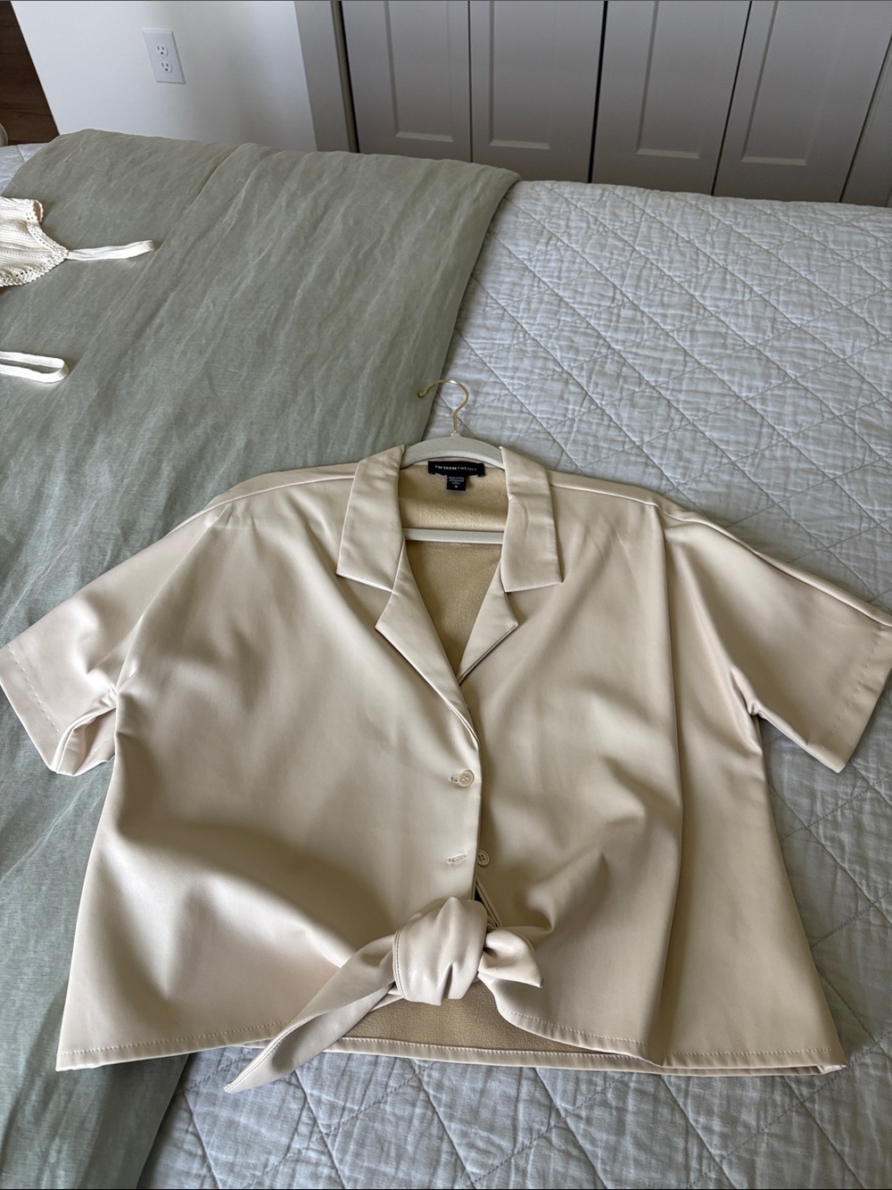 Fifteen Twenty Cream Tie-Front Short Sleeve Shirt